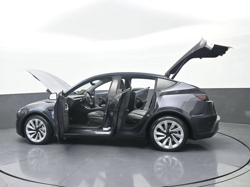Used 2026 Tesla Model Y 2WD image 66