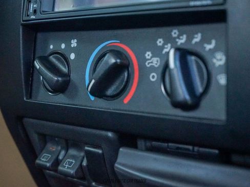 Used 2002 Jeep Wrangler Sahara image 39