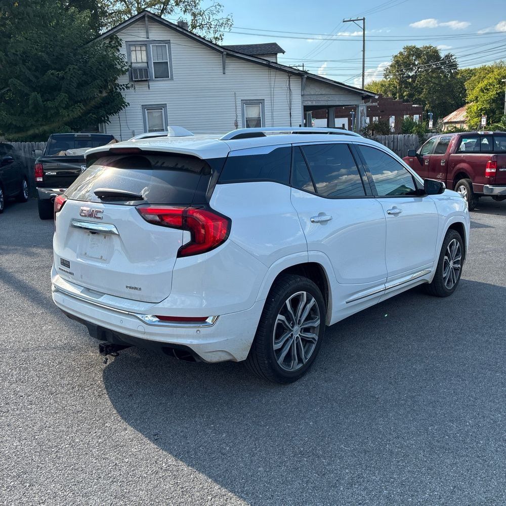Used 2019 GMC Terrain Denali w/ Advanced Safety Package AWD/4WD image 3