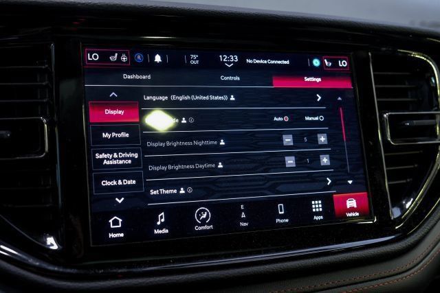 Used 2022 Dodge Durango R/T w/ Blacktop Package AWD/4WD image 40