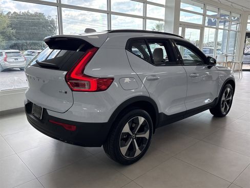 New 2026 Volvo XC40 B5 Plus w/ Protection Package Premier image 4