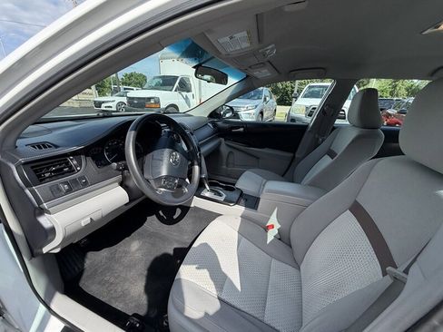 Used 2013 Toyota Camry LE FWD image 13