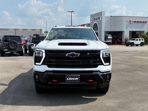 Used 2025 Chevrolet Silverado 2500 LTZ w/ LTZ Plus Package AWD/4WD image 2