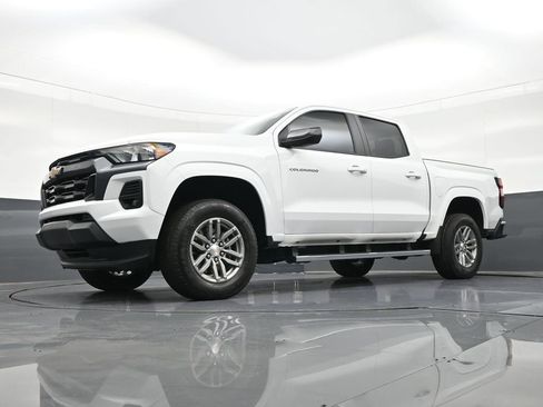 Used 2024 Chevrolet Colorado LT w/ LT Convenience Package image 26