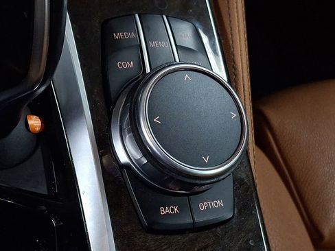 Used 2018 BMW 530i xDrive image 19