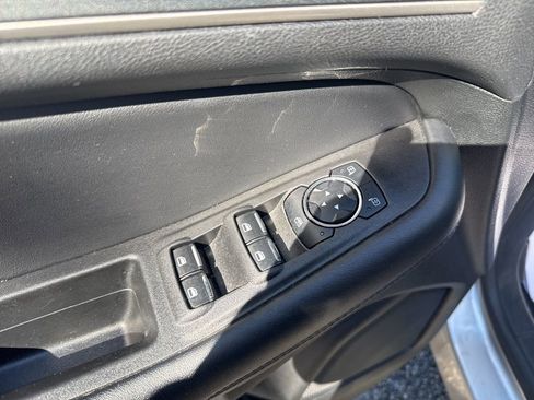 Used 2024 Ford Edge SEL image 11