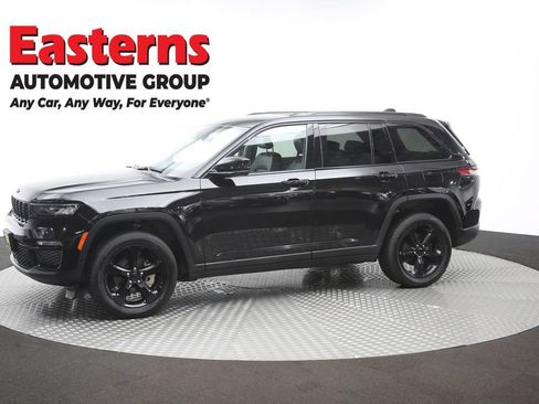 Used 2023 Jeep Grand Cherokee Limited w/ Black Appearance Package AWD/4WD image 60