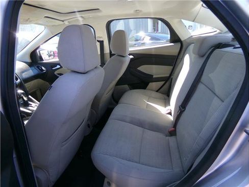 Used 2012 Ford Focus SEL w/ SEL/Titanium Winter Pkg image 18