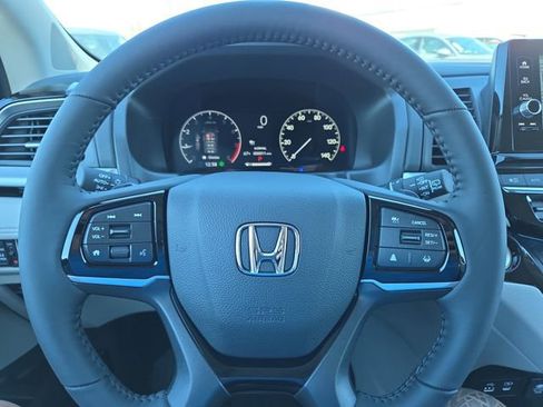 New 2026 Honda Odyssey Touring image 12