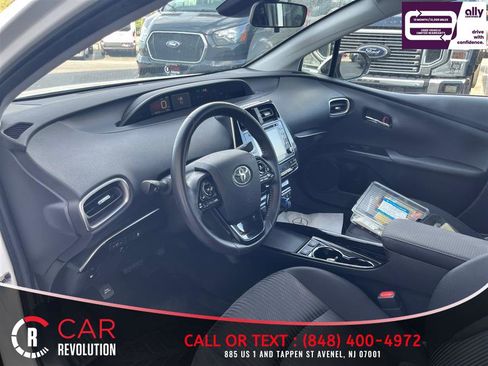 Used 2020 Toyota Prius Prime LE FWD image 12