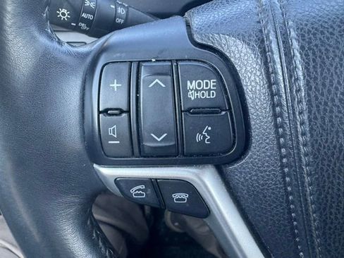 Used 2015 Toyota Highlander Limited image 22