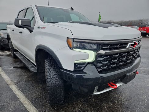 Used 2023 Chevrolet Silverado 1500 ZR2 image 3
