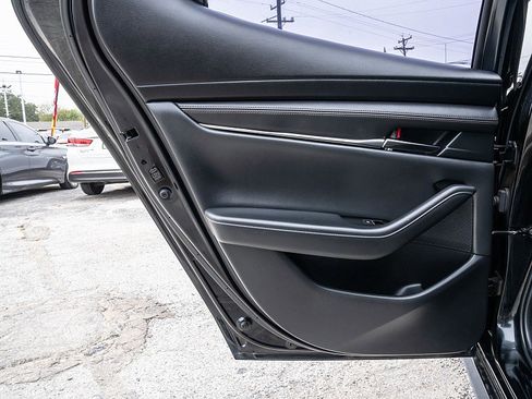 Used 2019 MAZDA MAZDA3 Hatchback w/ Premium Package image 10