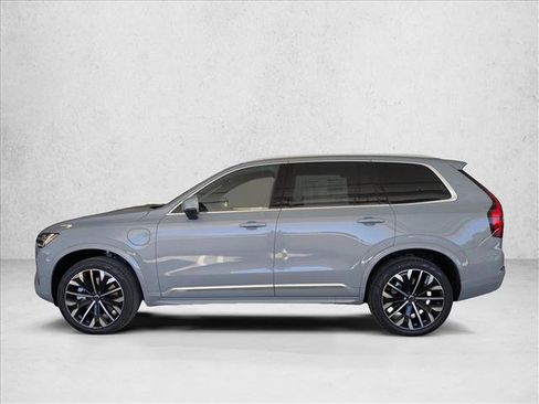 New 2026 Volvo XC90 T8 Plus w/ Protection Package Premier image 9