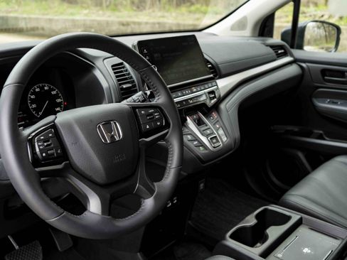 Used 2025 Honda Odyssey EX-L image 16