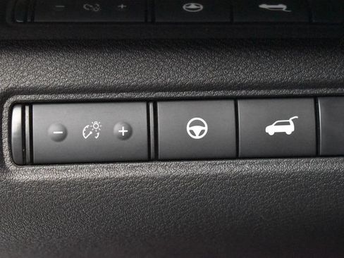 Used 2025 Nissan Pathfinder SV AWD/4WD image 15