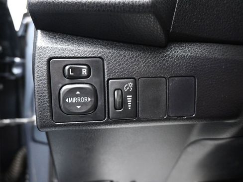 Used 2014 Toyota Corolla LE image 21