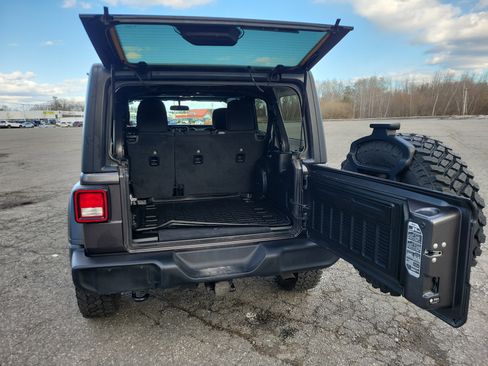 Used 2021 Jeep Wrangler Unlimited Sport image 17