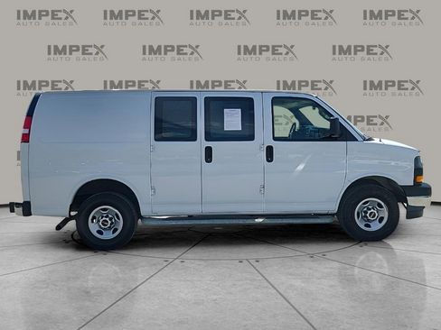 Used 2023 GMC Savana 2500 w/ Driver Convenience Package image 6