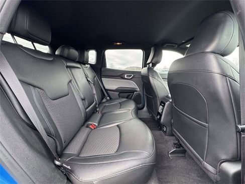Used 2024 Jeep Compass Latitude image 15