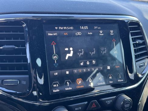 Used 2019 Jeep Grand Cherokee Trailhawk w/ Trailhawk Luxury Group image 21