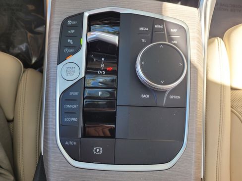 Used 2026 BMW 330i xDrive Sedan w/ Premium Package image 25