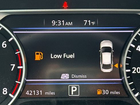 Used 2023 Nissan Sentra SR w/ Midnight Edition Package image 10