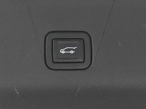 Used 2022 Chevrolet Tahoe RST w/ Luxury Package image 30