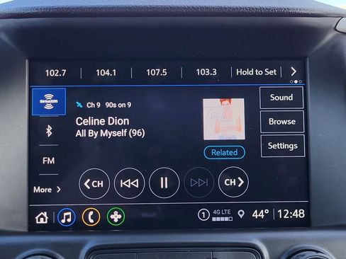 Used 2024 GMC Terrain SLT image 8