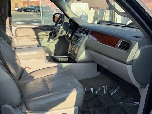 Used 2010 GMC Sierra 1500 SLT w/ SLT Convenience Package image 13