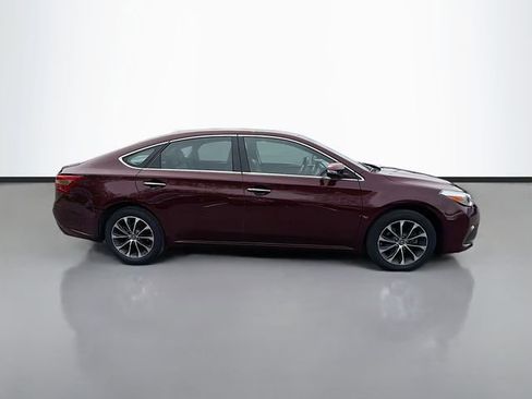 Used 2018 Toyota Avalon XLE Premium w/ All Weather Liner Package FWD image 8