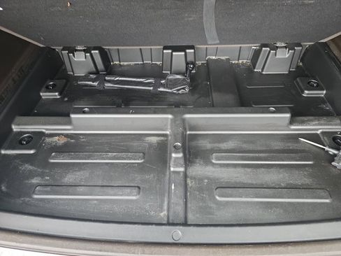 Used 2021 GMC Yukon XL Denali w/ Denali Premium Package image 17