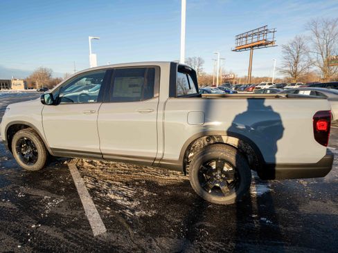 New 2026 Honda Ridgeline Black Edition image 4