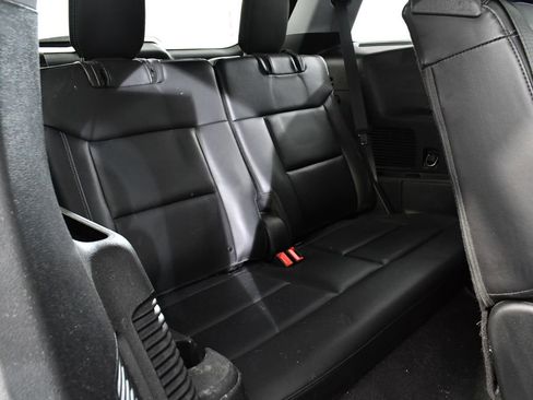 Used 2021 Ford Explorer XLT w/ Equipment Group 202A AWD/4WD image 20