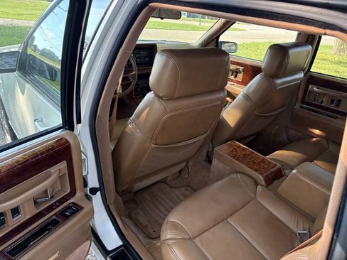 Used 1989 Cadillac Seville FWD image 24