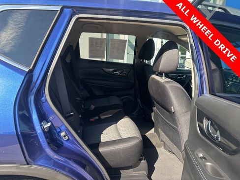 Used 2017 Nissan Rogue SV image 25