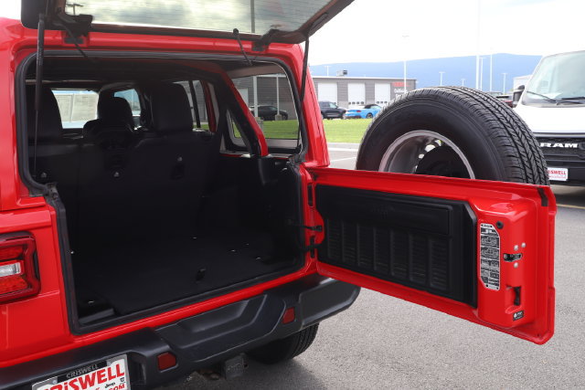 Used 2021 Jeep Wrangler Unlimited Sahara AWD/4WD image 8