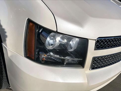 Used 2014 Chevrolet Suburban LTZ image 27