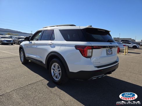 New 2026 Ford Explorer Active w/ Active Comfort Package image 3
