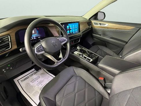 Used 2024 Volkswagen Atlas SE FWD image 18