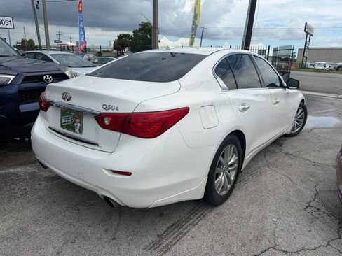 Used 2015 INFINITI Q50 w/ Moonroof Package RWD image 4