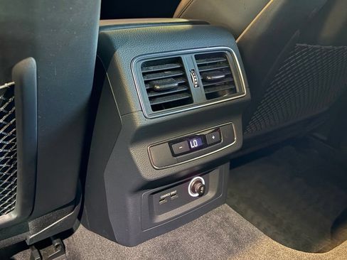 Used 2019 Audi SQ5 Prestige w/ Prestige Package AWD/4WD image 18