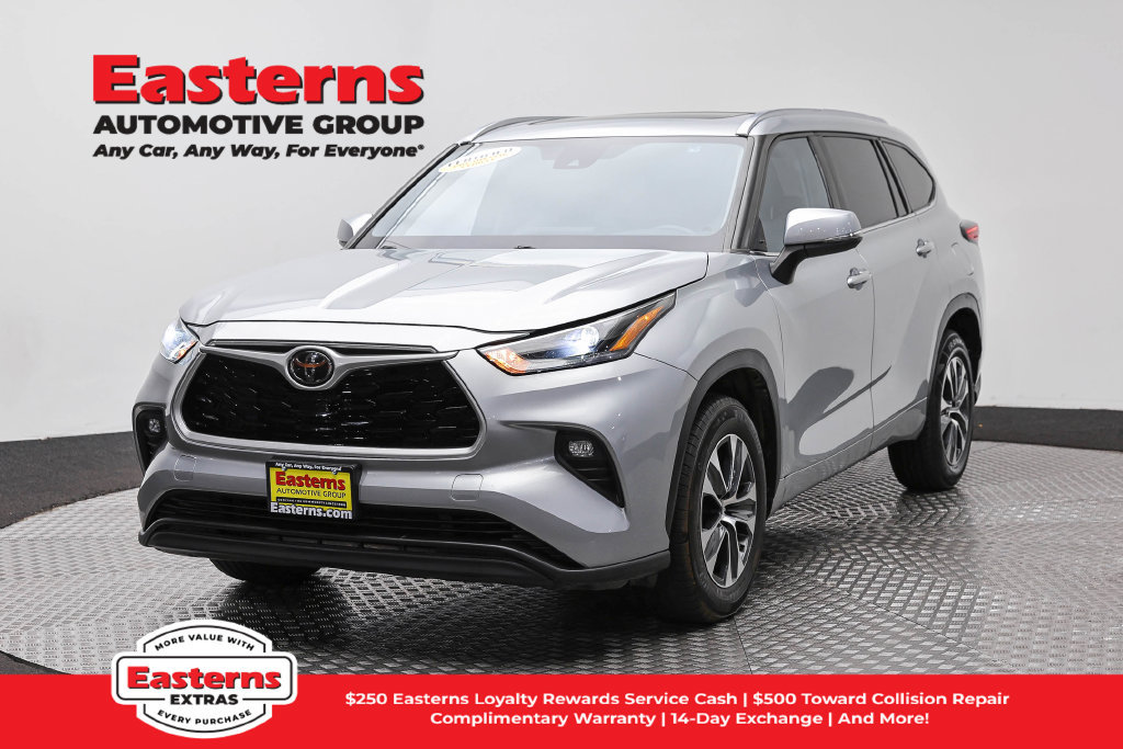 Used 2021 Toyota Highlander XLE FWD image 1