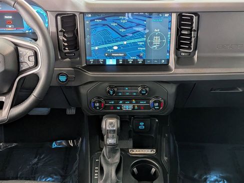 Used 2025 Ford Bronco Big Bend image 17