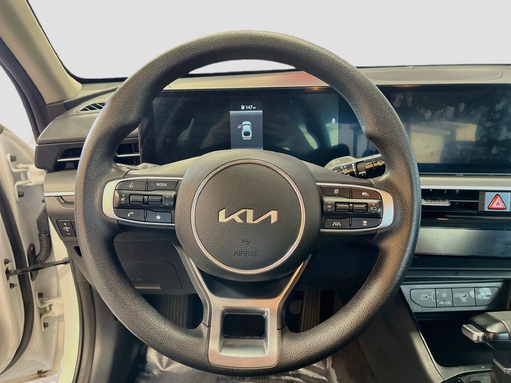 Used 2025 Kia K5 LXS FWD image 11