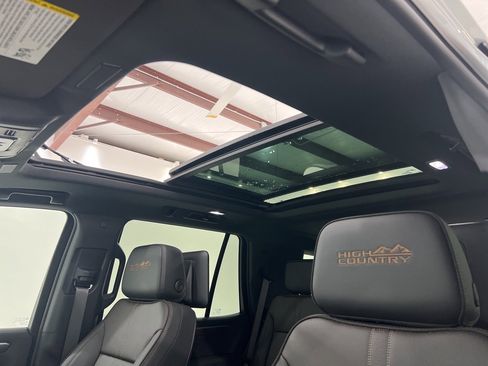 New 2026 Chevrolet Tahoe High Country image 18