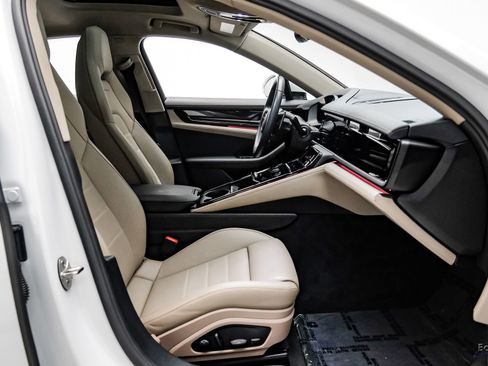 Used 2025 Porsche Panamera w/ Premium Package image 47