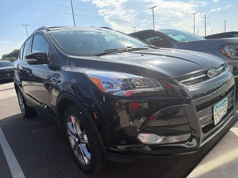 Used 2016 Ford Escape Titanium w/ Equipment Group 301A AWD/4WD image 2