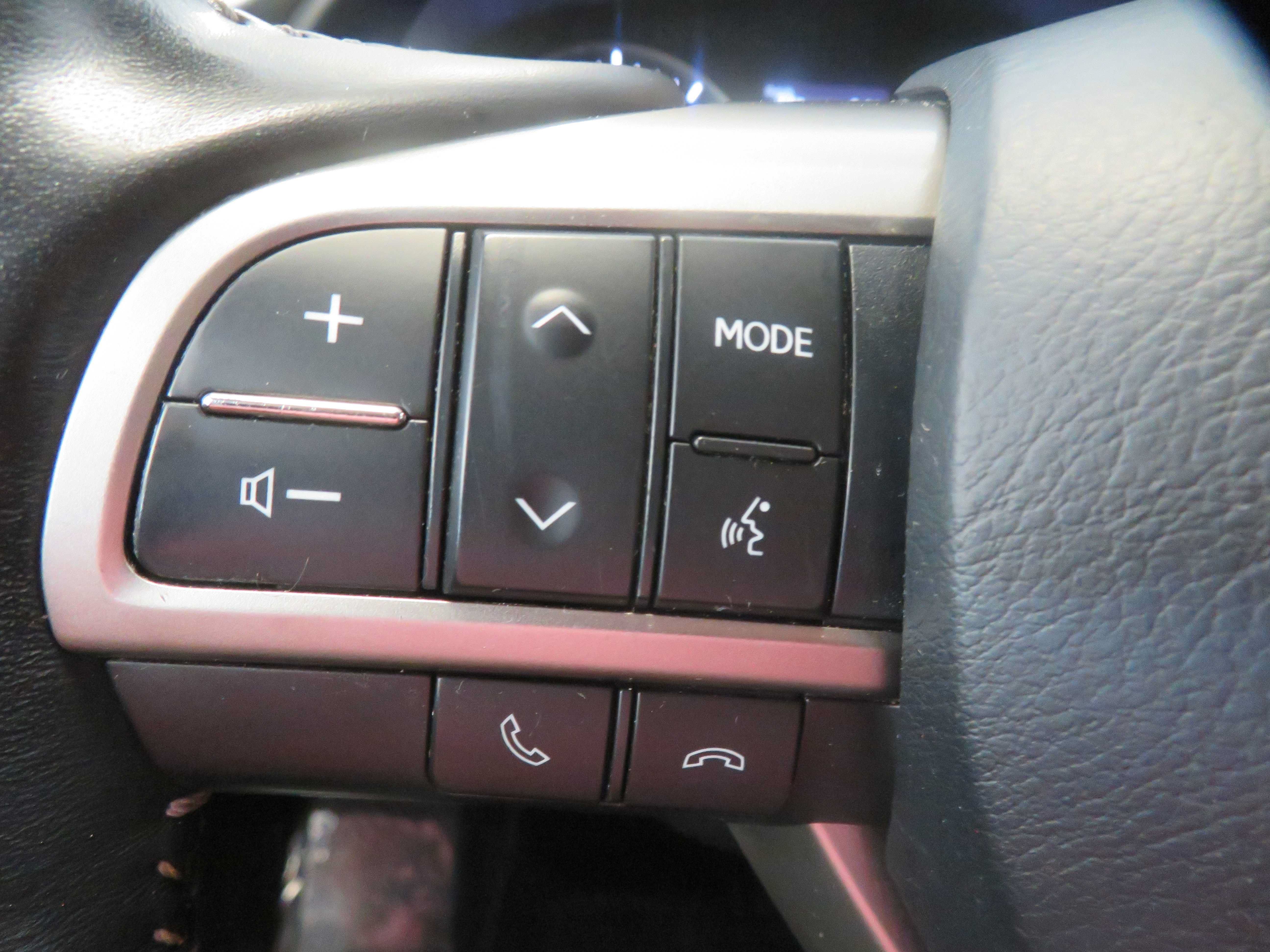 Used 2021 Lexus RX 350L FWD w/ Premium Package image 32