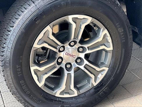 Used 2025 GMC Sierra 1500 SLT RWD image 35